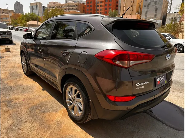 Car image 7