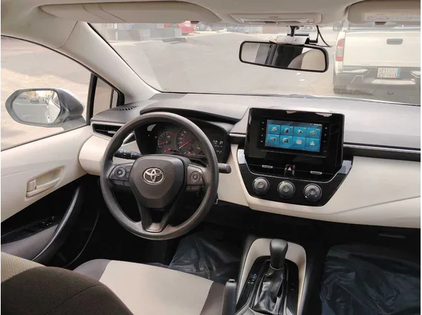 Car image 19