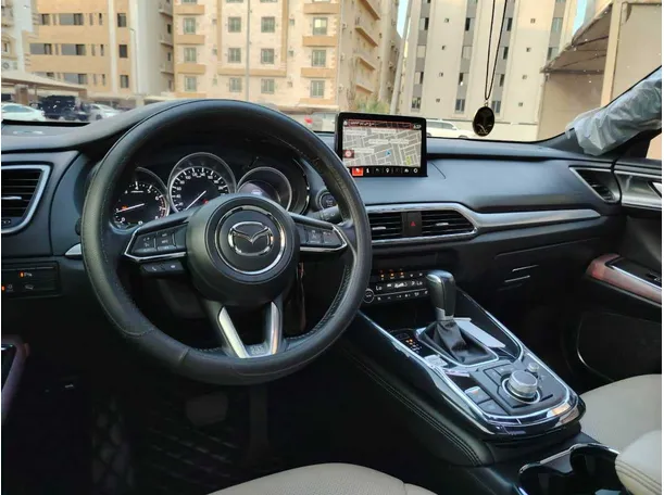 Car image 30