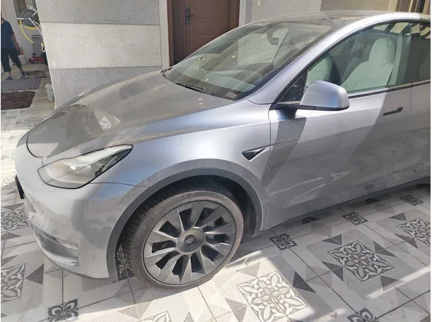 Car image 9