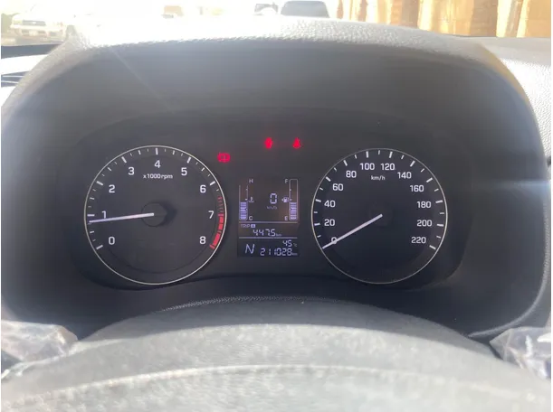 Car image 18