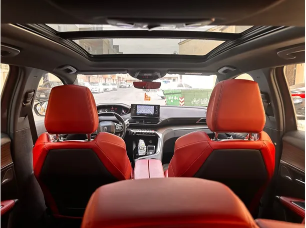 Car image 15