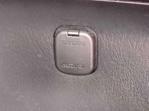 Car image 27