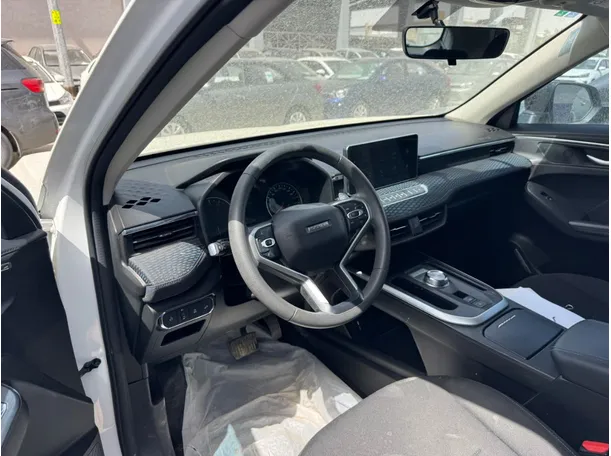 Car image 13