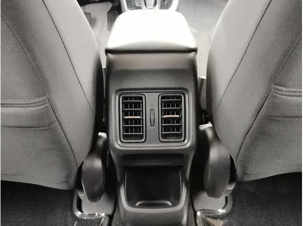 Car image 31