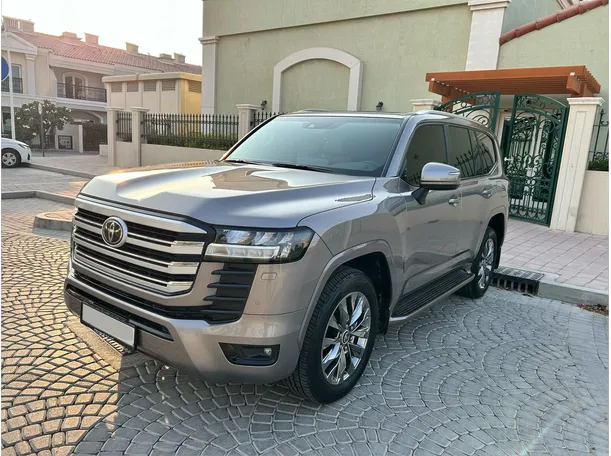2024 تويوتا لاندكروزر في الإمارات