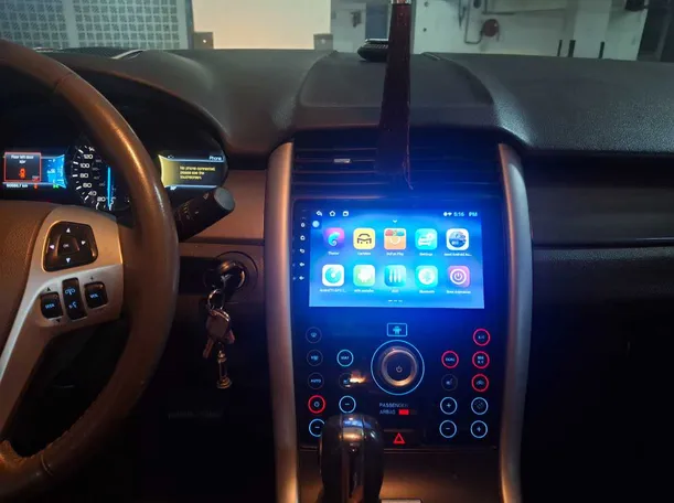 Car image 10