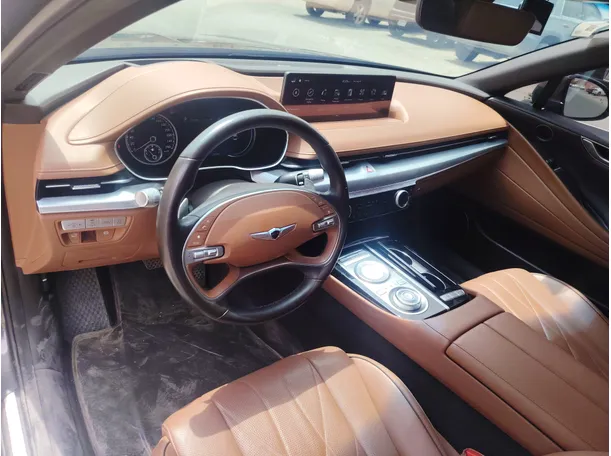 Car image 12