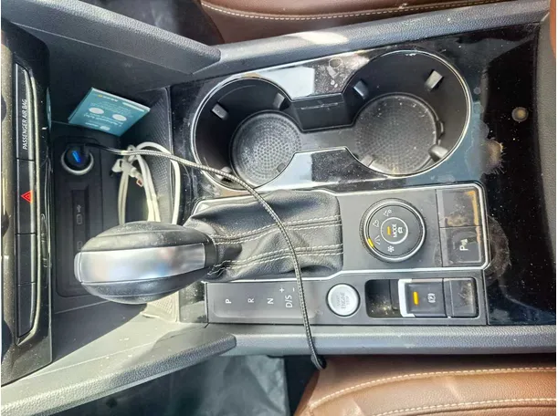 Car image 17