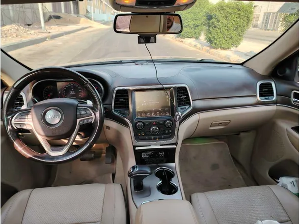 Car image 23