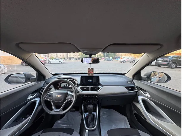 Car image 17