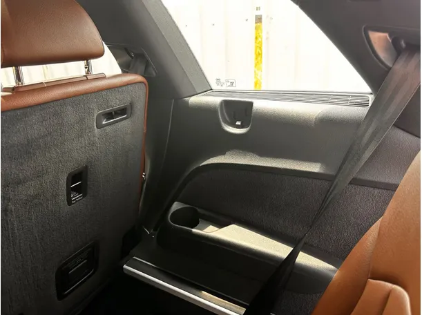 Car image 31