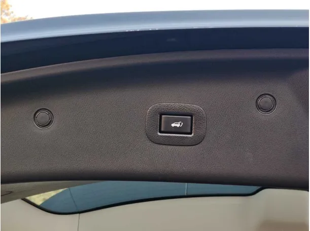 Car image 35