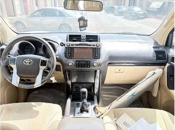 Car image 18