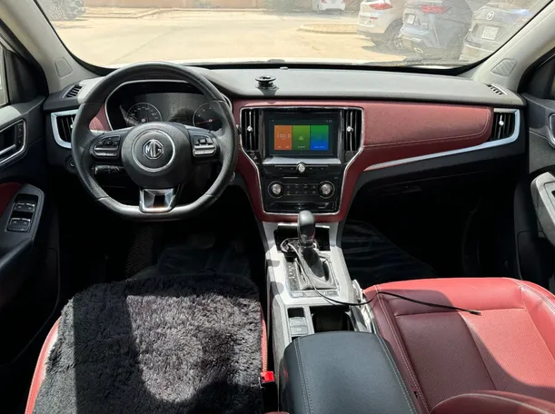 Car image 16