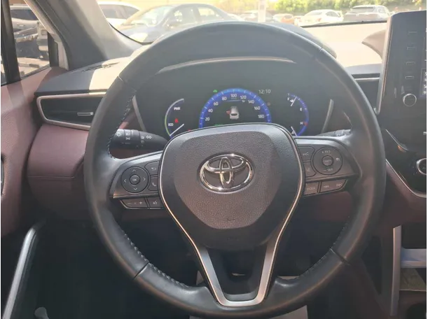 Car image 14