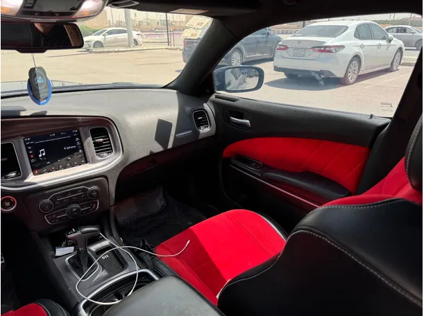 Car image 17
