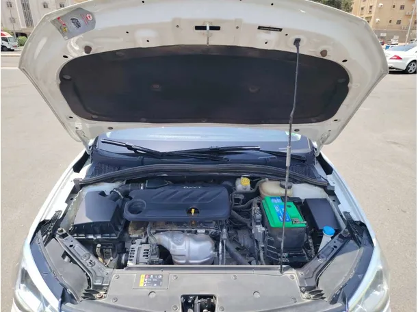 Car image 25