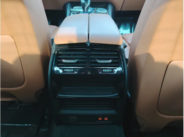Car image 33