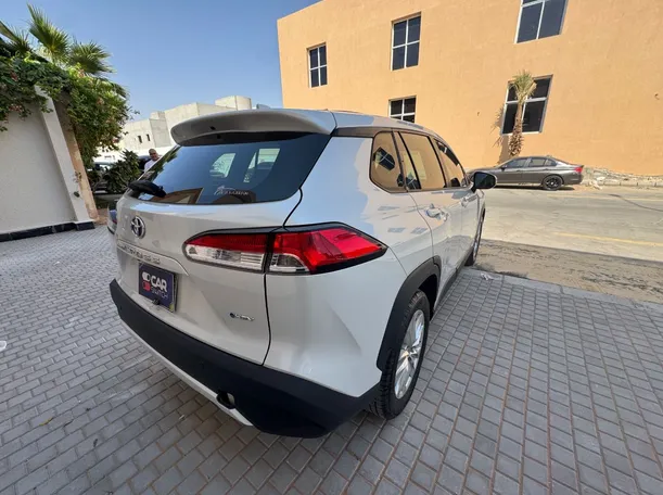 Car image 5