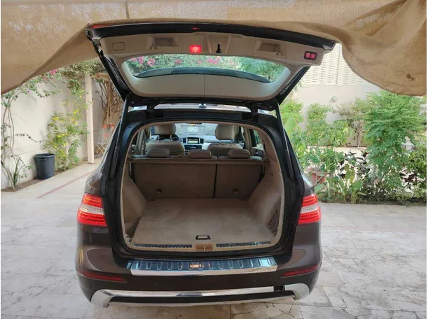 Car image 28