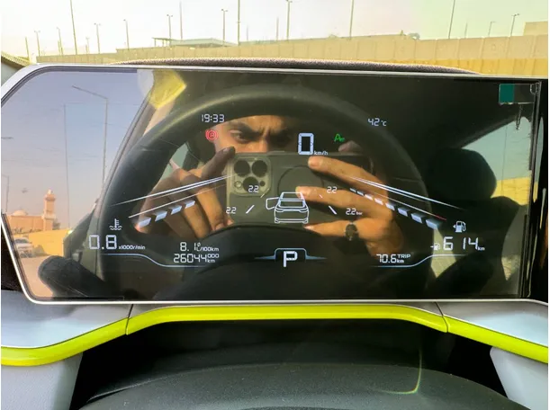 Car image 16