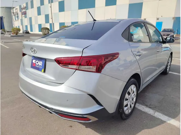 Car image 5