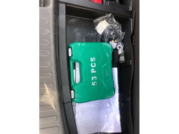 Car image 23