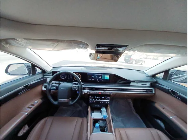 Car image 13