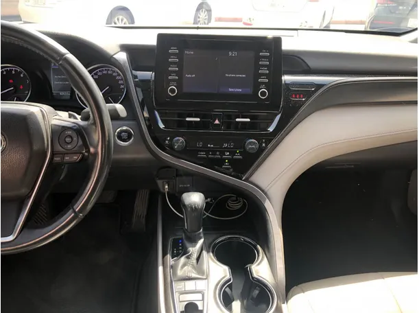 Car image 18