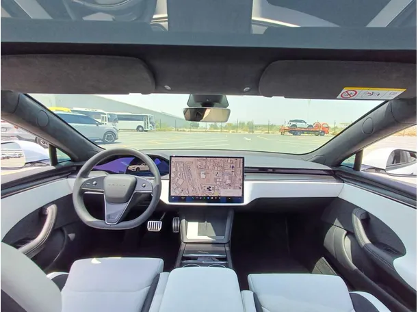 Car image 17