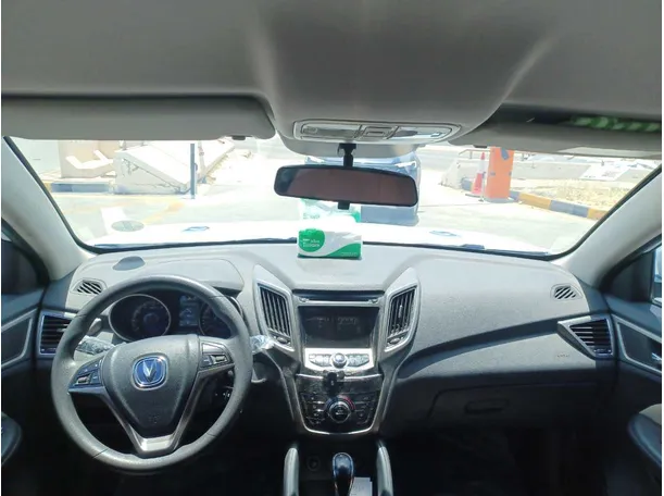 Car image 13