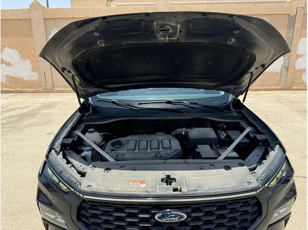 Car image 25