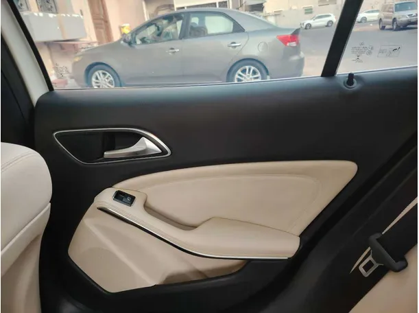 Car image 38