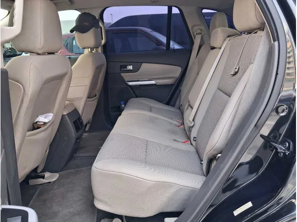 Car image 13