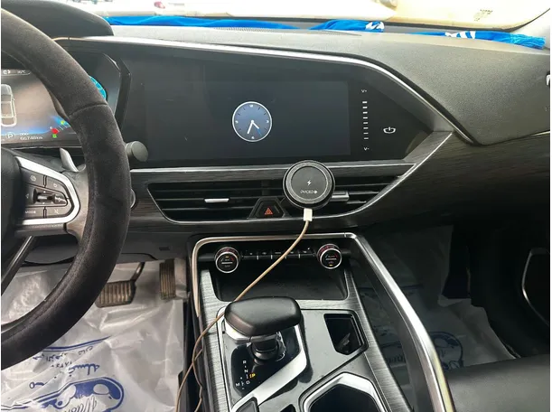 Car image 21