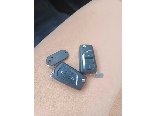 Car image 22