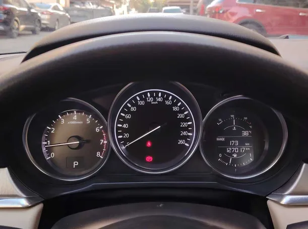 Car image 25