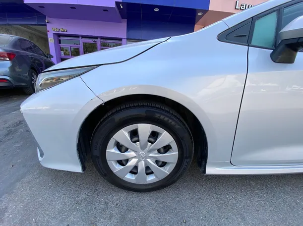 Car image 9