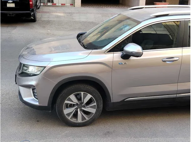 Car image 9