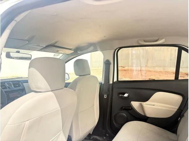 Car image 17