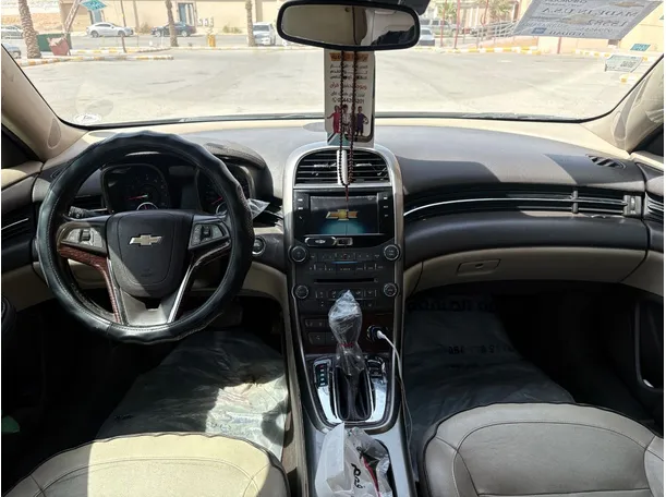 Car image 19