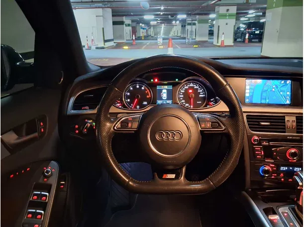 Car image 17