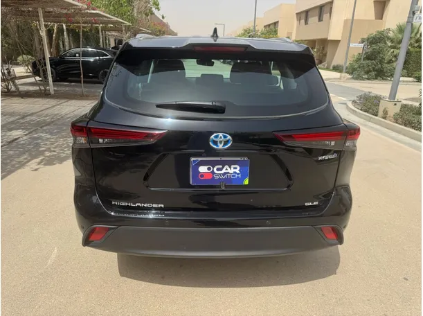 Car image 6