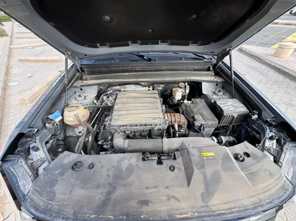 Car image 27