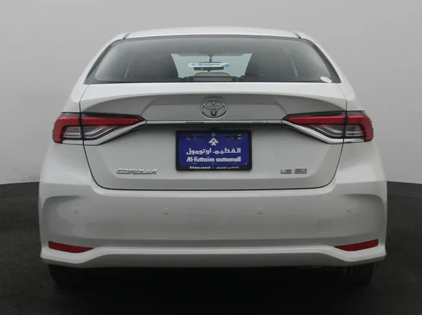 Car image 12