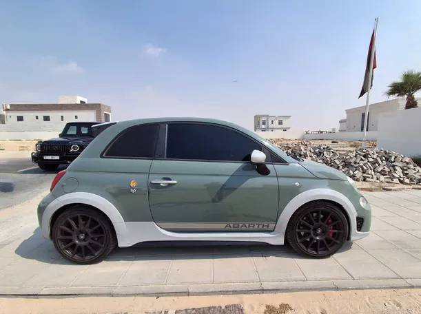 Car image 8