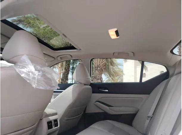Car image 20