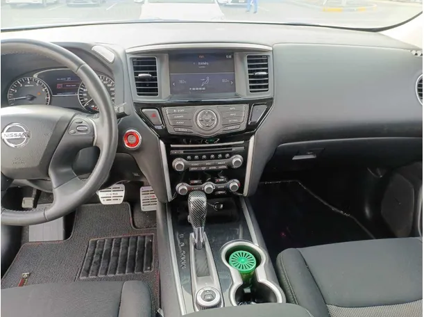Car image 16