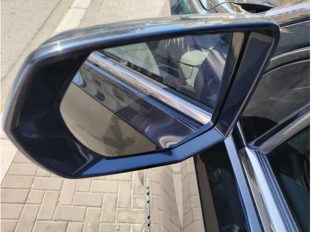 Car image 29